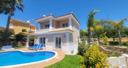 Very nice house fully equipped, wonderful terrace with garden, garage