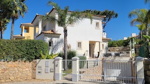 Exterior - Very nice house fully equipped, wonderful terrace with garden, garage (VILAMOURA)