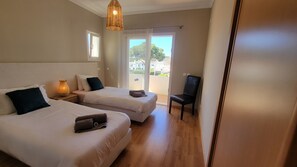 4 sovrum, värdeförvaringsskåp på rummet och strykjärn/strykbräda