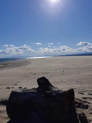 Una spiaggia nelle vicinanze, teli da spiaggia