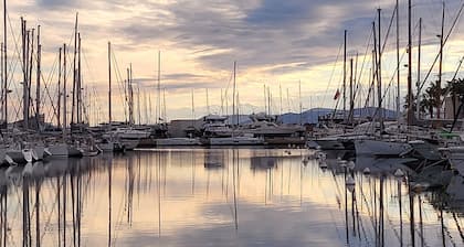 Sunny villa near Gruissan Village, Beach and Port