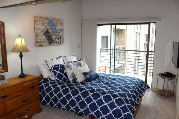 5 bedrooms, in-room safe, desk, iron/ironing board