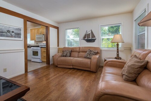 Pleasure Point Cottage #A- pet friendly