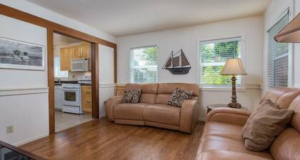 Kahden makuuhuoneen mökki vain korttelin päässä rannasta Pleasure Pointissa, Santa Cruzissa!