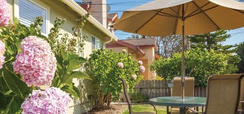 Pleasure Point Cottage #A- pet friendly