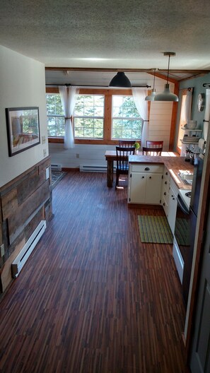 Fridge, microwave, oven, stovetop - Listen to the Waves crash from this Sweet Lake Superior Loft near Grand Marais  (Grand Marais)