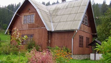 Comfort Cottage, 4 Bedrooms | 4 bedrooms, desk, iron/ironing board, free cribs/infant beds