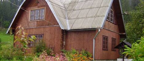 Comfort Cottage, 4 Bedrooms | 4 bedrooms, desk, iron/ironing board, free cribs/infant beds