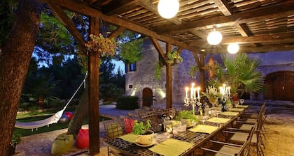 Authentic villa with private pool in secluded countryside