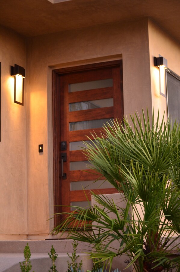 Exterior detail - Pristine, private home with OCEAN VIEWS near Del Mar & Torrey Pines (San Diego)