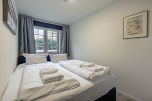 1 Schlafzimmer, Schreibtisch, WLAN, Bettwäsche