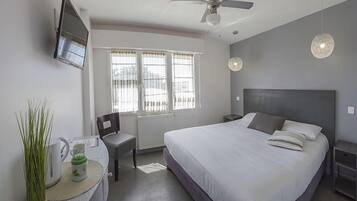 1 chambre, décoration personnalisée, ameublement personnalisé