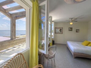 Individually decorated, individually furnished, soundproofing, free WiFi