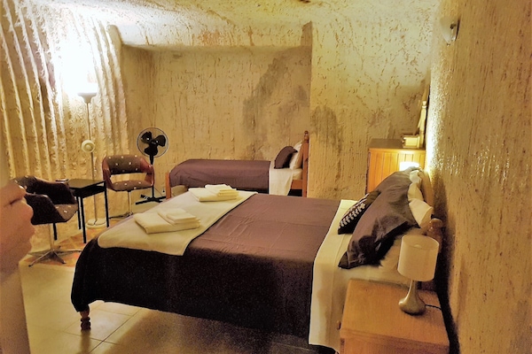 2 slaapkamers, een bureau, geluiddichte muren