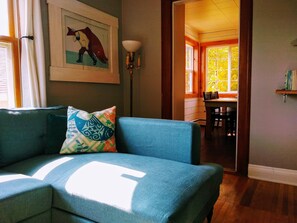 テレビ、テレビゲーム、DVD プレーヤー、書庫