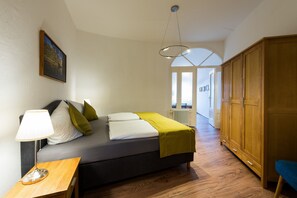 2 bedrooms, in-room safe, iron/ironing board, travel cot - Apartment Burggraf - Apartments Burg im Zwinger (Goslar)