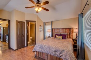 2 soverom, strykejern/-brett, reiseseng for barn og wi-fi