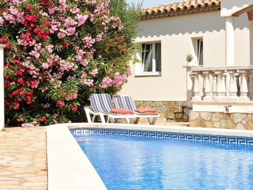House with private pool in Riells.HUTG-006548