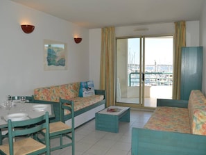TV - Fréjus: 1BR Apt, Sleeps 5, Pool, Beach 150m, Parking, Pets OK (Fréjus)