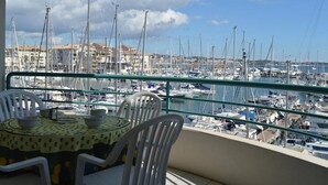 Unclassified image, 2 of 20, button - Fréjus: 1BR Apt, Sleeps 5, Pool, Beach 150m, Parking, Pets OK (Fréjus)