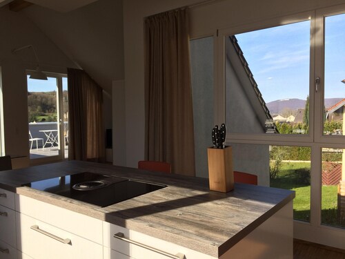 Great apartment with a large sun balcony and a view of the Siebengebirge