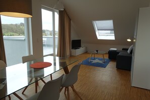 Interior - Great apartment with a large sun balcony and a view of the Siebengebirge (Wachtberg)