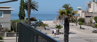 Nur wenige Schritte vom Carpinteria State Beach entfernt. Hell, sauber und gemütlich.