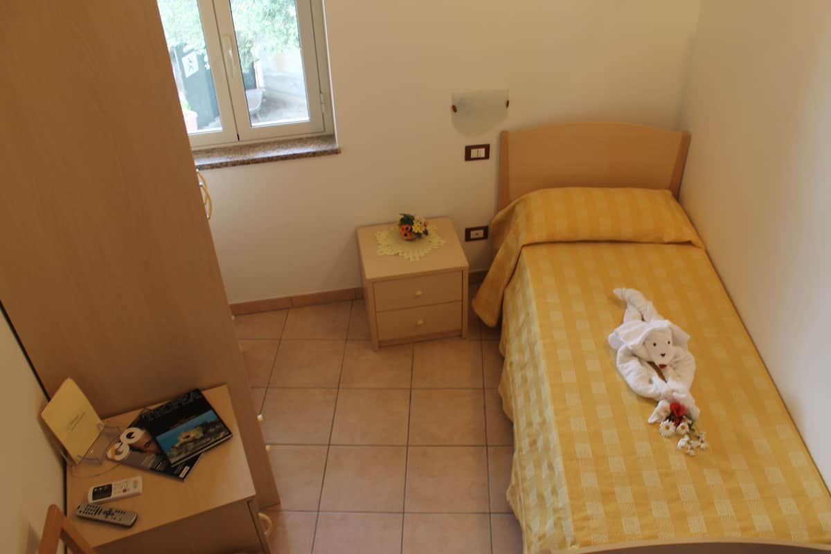 In-room safe, desk, free WiFi, bed sheets
