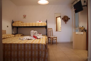 Standard-Vierbettzimmer