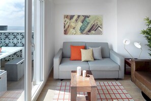 TV, DVD player - Beach House 2 by FeelFree Rentals (San Sebastián)