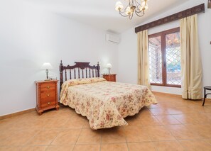 4 chambres, fer et planche à repasser, Wi-Fi gratuit, draps fournis