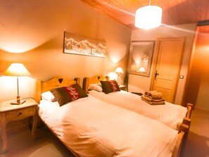 5 chambres, fer et planche à repasser, Wi-Fi, draps fournis