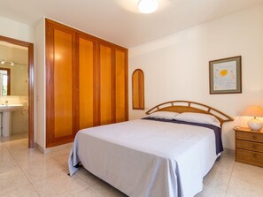 4 soveværelser, strygejern/strygebræt, internetforbindelse, sengetøj