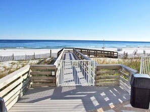 On the beach - Pelican Pointe 803 - The Beach is Calling! Book Today! (Orange Beach)