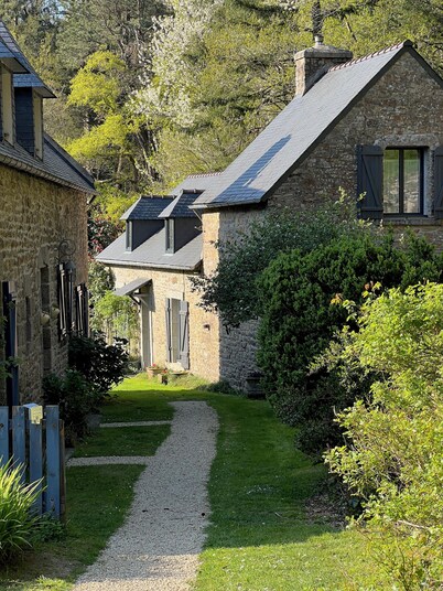 Concarneau, Former Mill of Kérangoc, in the countryside, near the ocean, Wifi
