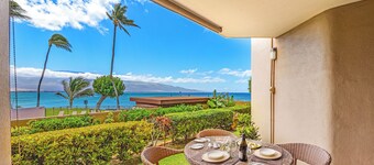 OCEANFRONT Spectacular 60 ft to the water, Recently Re-modeled! HDTV,WiFi,AC 