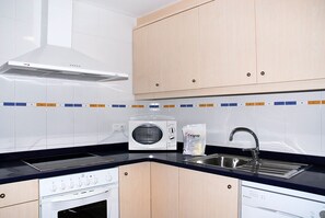 Unclassified image, 5 of 10, button - MESTRAL PB3 (L'Escala)