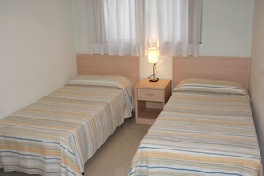 2 slaapkamers, een strijkplank/strijkijzer, gratis wifi, beddengoed