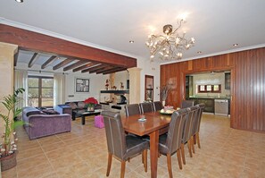 Dining - Canova - Spacious house with pool for 16 people in Ariany, Mallorca (Ariany)