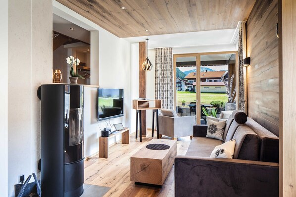 Televisión, chimenea