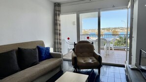 TV - APARTMENT PASSEIG DEL MAR 01 (L'Escala)