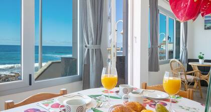 Mukava ja mukava Casa Avenida del Agujero, aivan rannalla