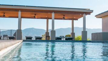 Piscine extérieure, piscine chauffée