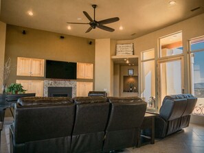 Interior - Luxury private Resort 360Views of Sedona and Verde Valley. Hot Tub and Pool. (Cornville)