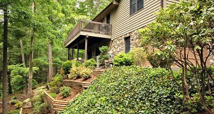 Relax with a View Just 5 minutes from Downtown Asheville