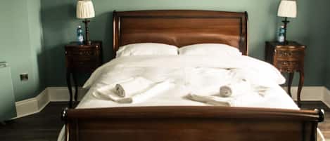 ميني بار ومكتب وواي فاي مجانًا