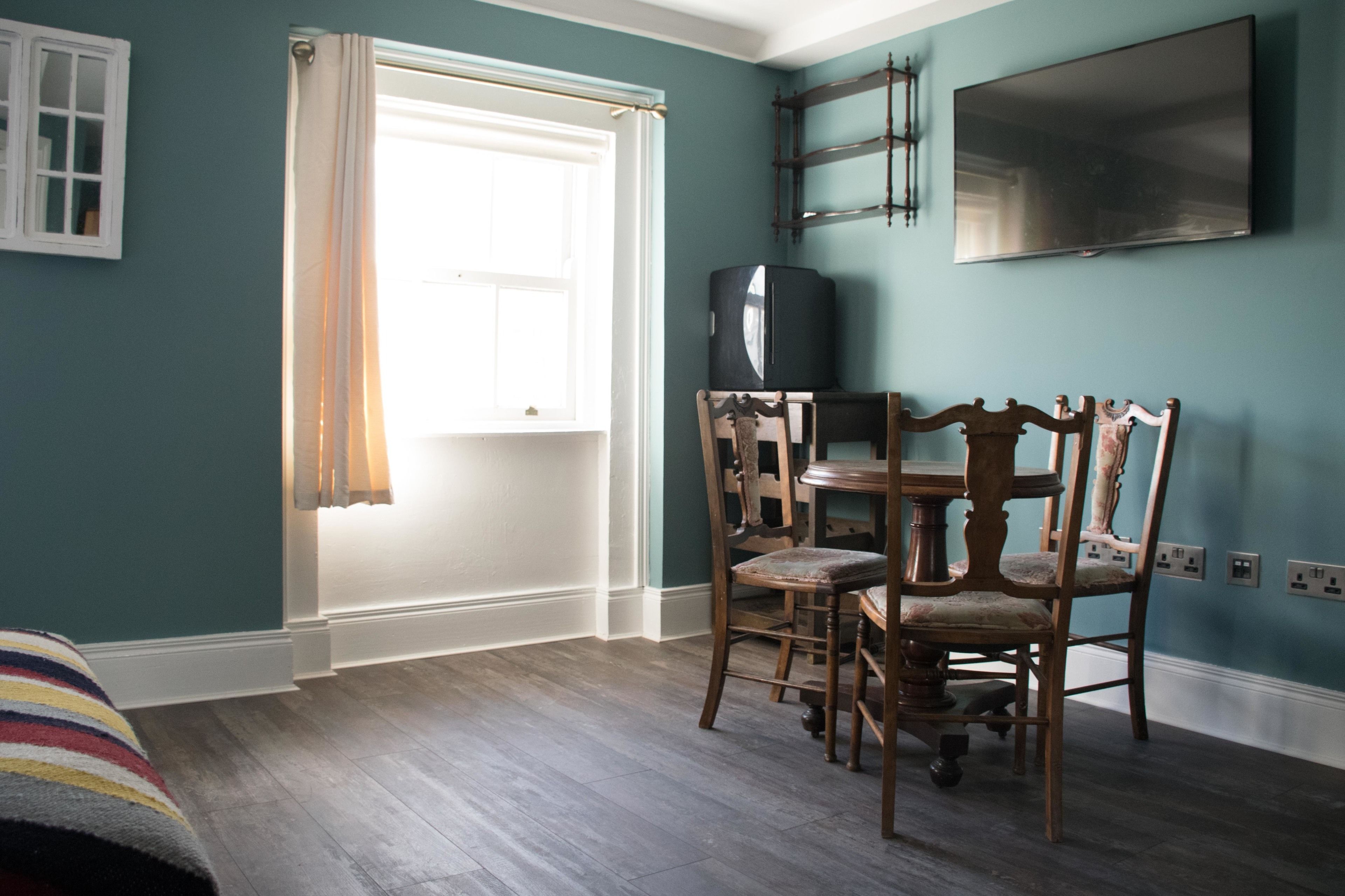 double room, 1 bedroom, private bathroom, city view | minibar, desk, free wifi