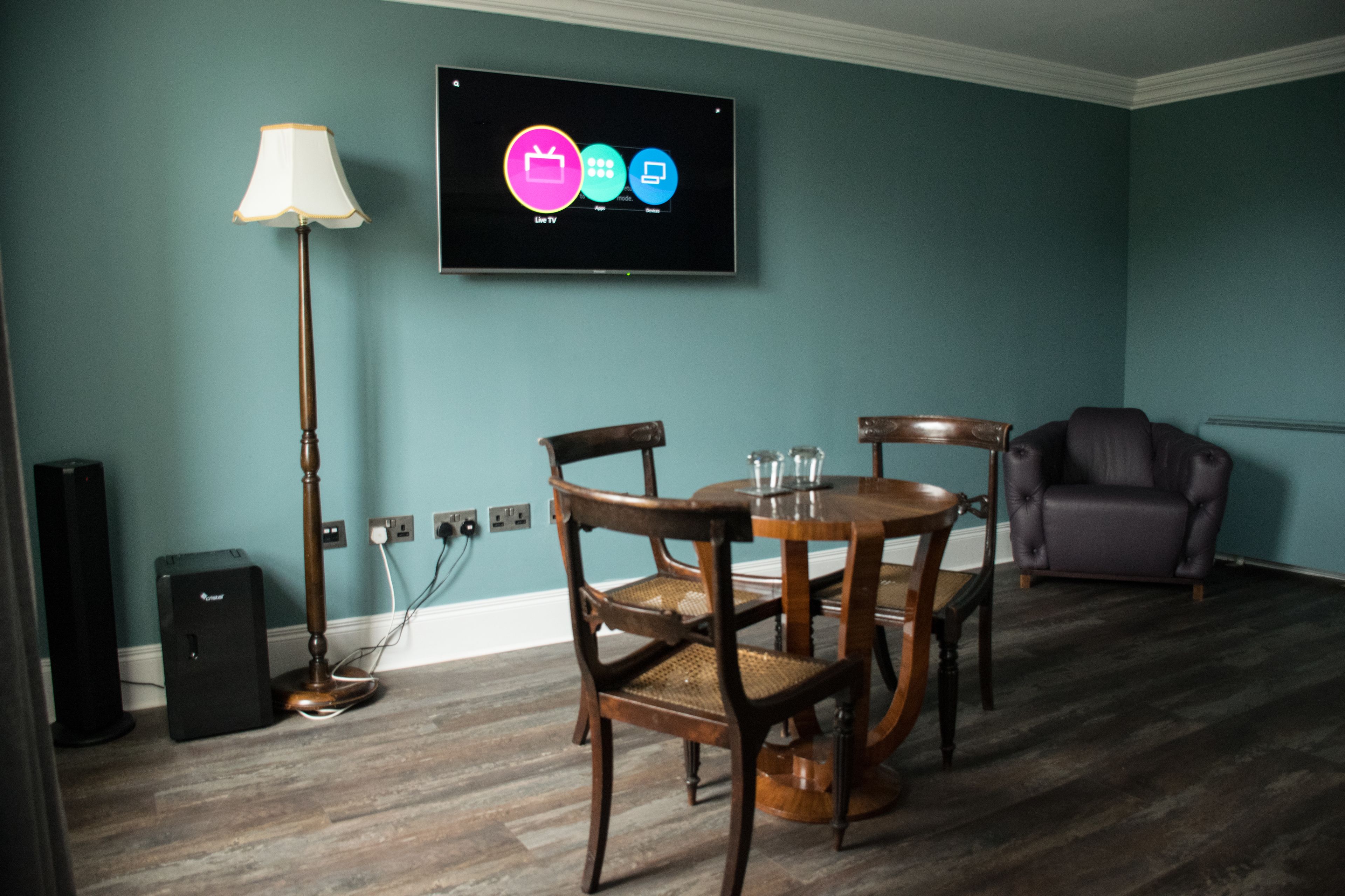 deluxe double room, 1 bedroom, private bathroom, city view | minibar, desk, free wifi