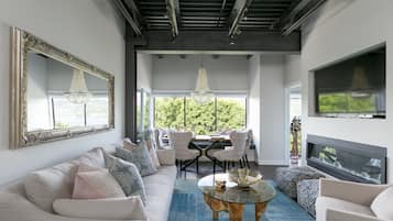 Televisión, chimenea