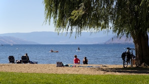 Unclassified image, 2 of 31, button - Designer Penthouse - Downtown Waterfront! (Kelowna)